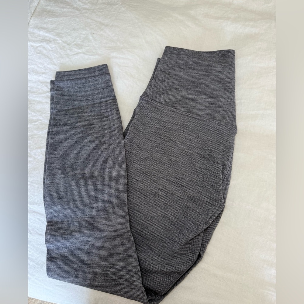Lululemon 25” 7/8 align leggings size 6
